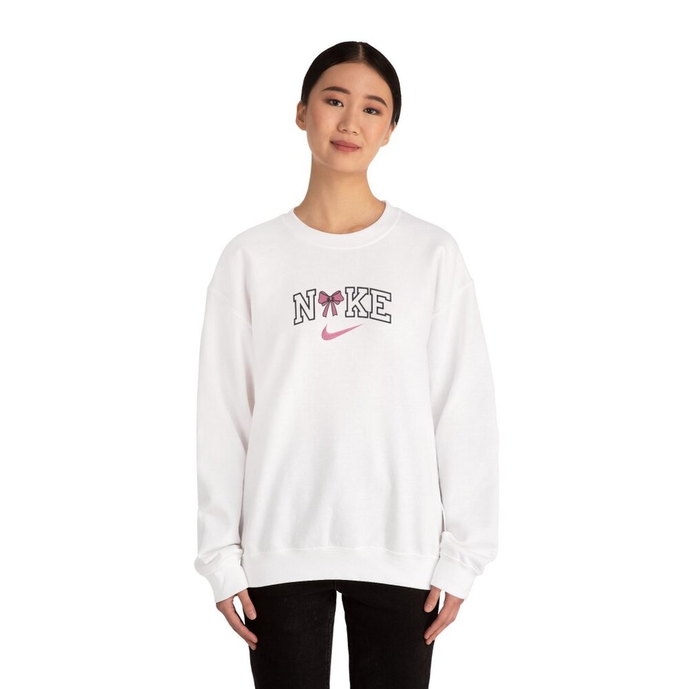 🎀 White Nike Sweatshirt – Pink Bow Logo – M to XL – Brand New